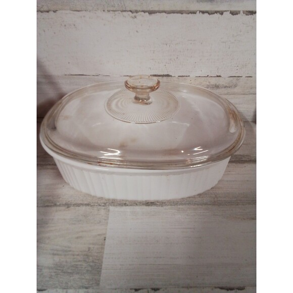 White Made In The USA  CorningWare Dish See Photos For Stating - Picture 9 of 16